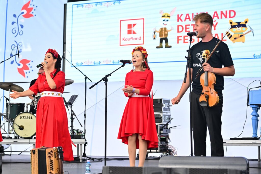 Živé vystúpenie na pódiu